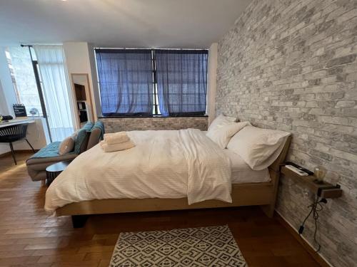 Studio Mavili, Athen