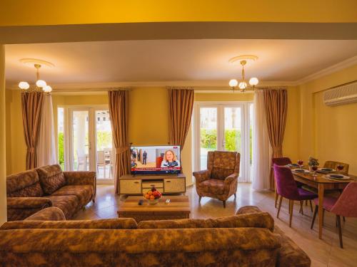 Sunset Beach Club Aqualettings Pearl 9 - image 9