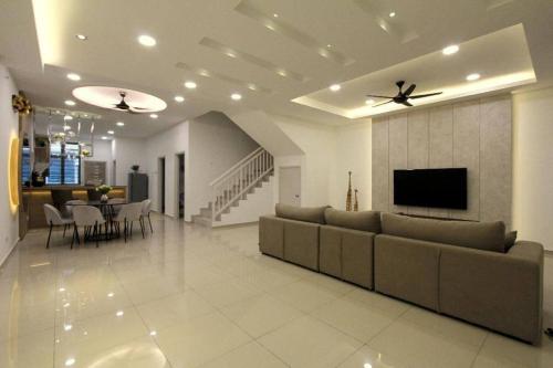 Unique 3 Storey Near Jonker@Heritage (max 25pax) Unique 3 Storey Near Jonker@Heritage (max 25pax)