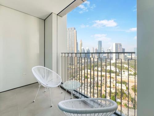 FAM Living - 1BR Downtown Getaway - Downtown Views 2 - image 5