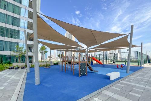 FAM Living - 1BR Downtown Getaway - Downtown Views 2 - image 11