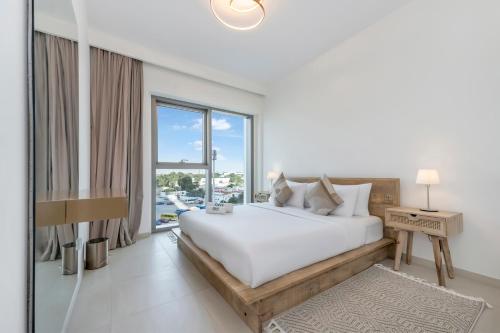 FAM Living - 1BR Downtown Getaway - Downtown Views 2 - image 2