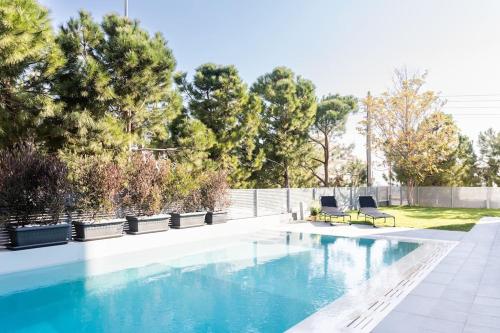 3 Bed luxury apartment with pool in Glyfada