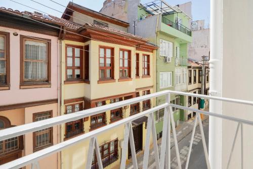 Huge Flat w Balcony Near Grand Mosque in Osmangazi