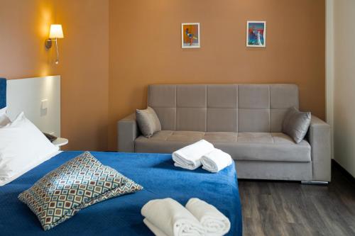 Deluxe Double or Twin Room image 1
