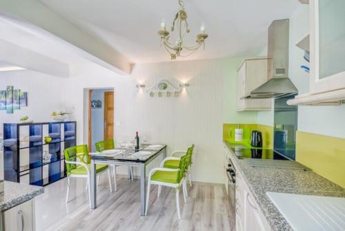 VILLA MAISON BLANCHE TULLE 1 à 4 personnes (VILLA MAISON BLANCHE TULLE 1 a 4 personnes) in ตูล