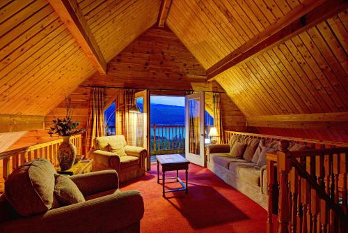 Lodges on Loch Ness - B&B in Foyers