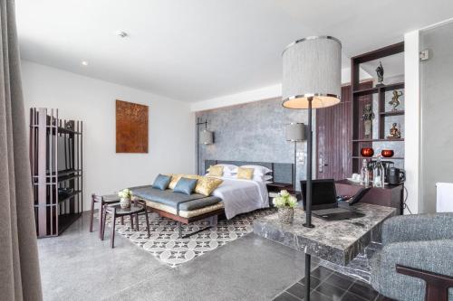 room detail thumbnail 0