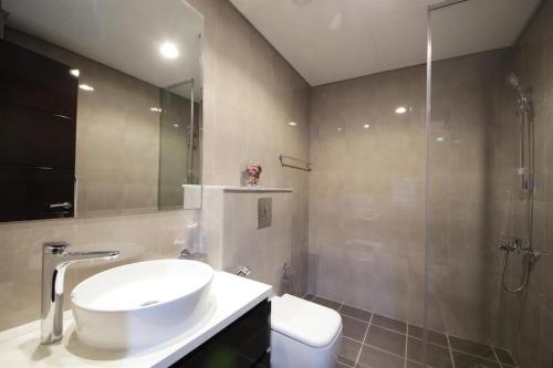 Studio Apartment in Merano Tower by The S Holiday Homes - image 6
