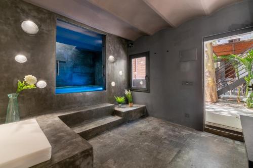 Apartment with Terrace 8 image 3