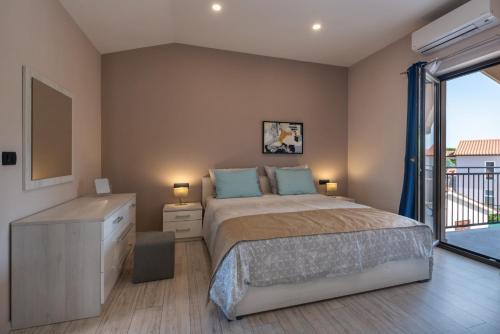 Villa Giovanni Maria by Briskva in Vinez