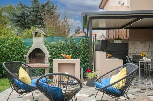 Villa Giovanni Maria by Briskva in Vinez