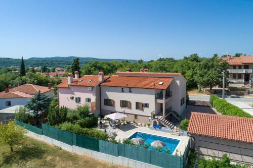 Villa Giovanni Maria by Briskva in Vinez