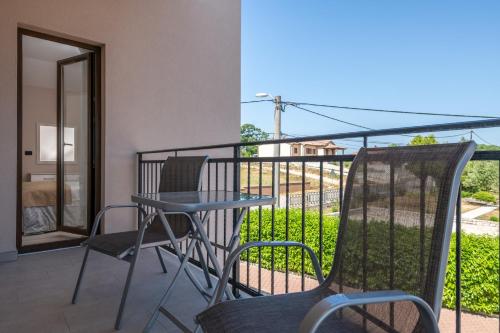 Villa Giovanni Maria by Briskva in Vinez