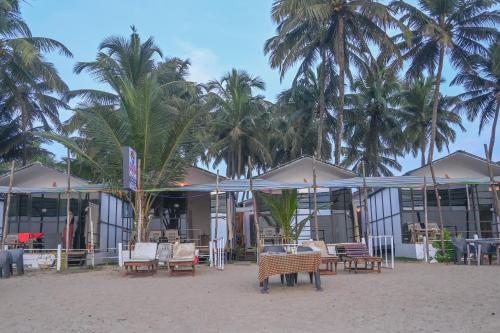 Kashinath Beach Huts