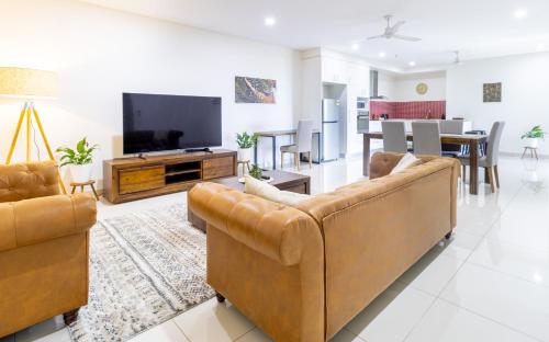 Executive Suite with Pool & Gym, 2 car parks, Darwin (foto 6)