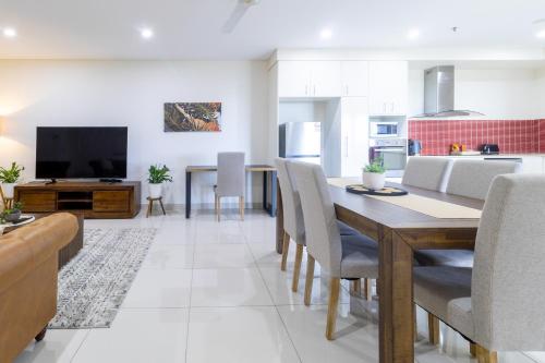 Executive Suite with Pool & Gym, 2 car parks, Darwin (foto 3)