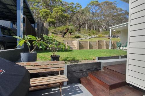 Newly Renovated Hyams Beach Cottage