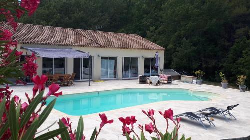 Villa Trets à 25 km d'Aix en Provence - Location saisonnière - Trets