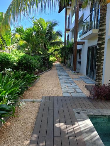 Kert, Elegant 3 Bedrooms Haven near Grand-Baie Beach & Center in Pereybere
