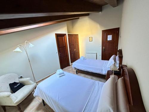 2 twin beds