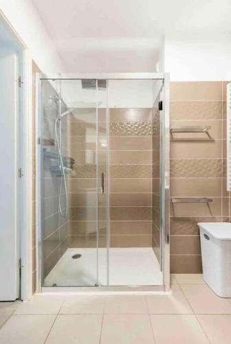Q&R Renting - Suites Design Modernes et Luxueuses- Confort Parking AC Mer, Nice (fotografie 10)