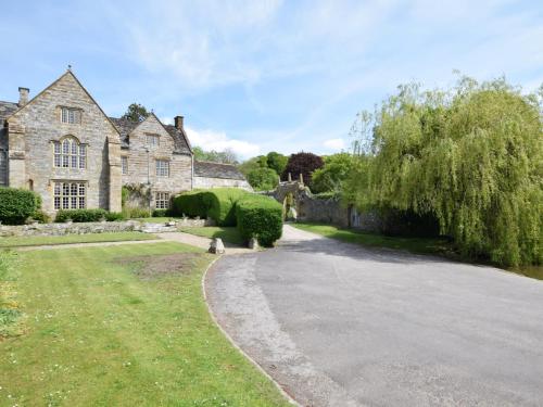 3 Bed in Cerne Abbas 74803