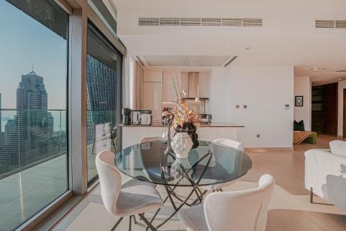 Luxe Living: Spacious Waterfront 2BR in Marina Gate, Dubaj (fotografie 6)