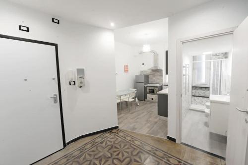 Lauretta: Appartamento adiacente metro, Génova