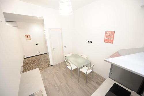Lauretta: Appartamento adiacente metro, Génova (foto 5)