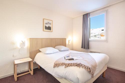 Superior One-Bedroom Apartment with Sleeping Alcove (6 People)