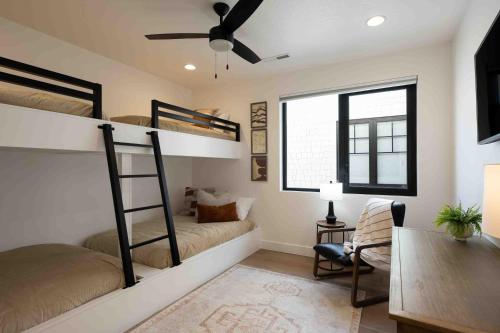 Designer Digs home - image 10