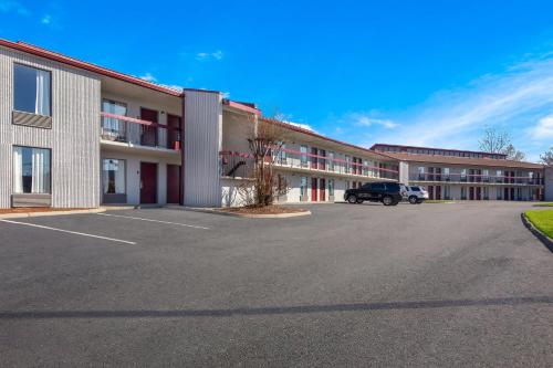 Red Roof Inn & Suites Monroe, NC in Monroe, USA