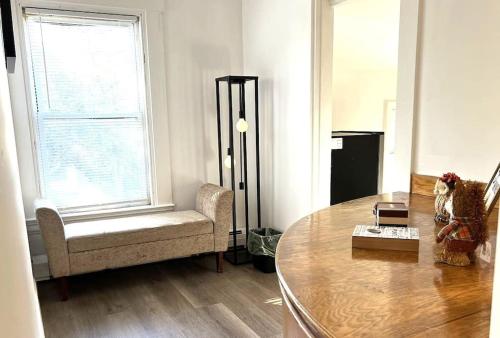 19 Malden 3Br Apt on 2F with WIFi and Free parking