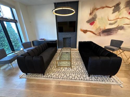 Luxe Urban Retreat Near United Center in Chicago, USA