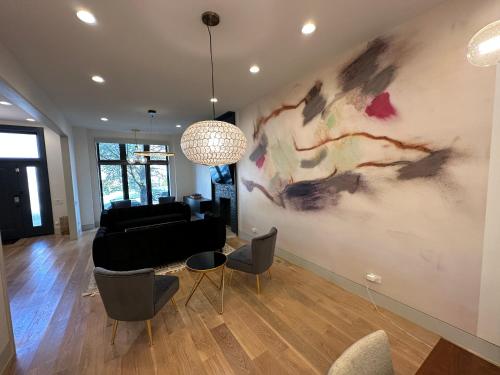 Luxe Urban Retreat Near United Center in Chicago, USA