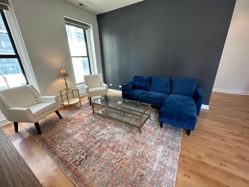 River North Hideaway with Amazing Views and Parking in Chicago, USA