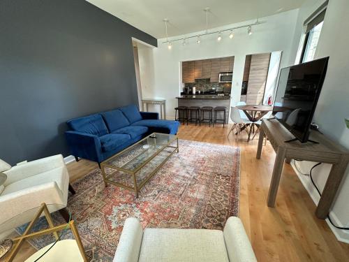 River North Hideaway with Amazing Views and Parking in Chicago, USA