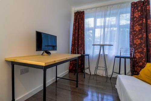 The Guest Room by Unlock Rentals - image 2