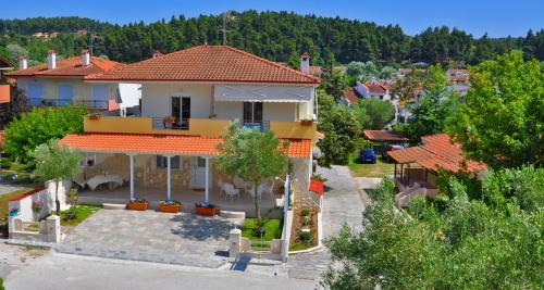 Agapi Apartments, Siviri
