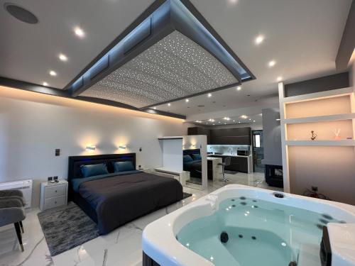 Seafront Luxury Suite with Jacuzzi & Sauna