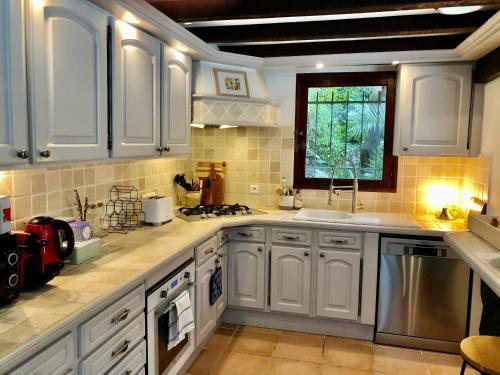 Villa with swimming pool overlooking the Esterel in L'Escaillon