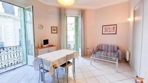 Mimosa 1, Cannes (fotografie 7)