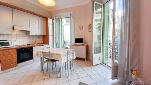 Mimosa 1, Cannes (fotografie 6)