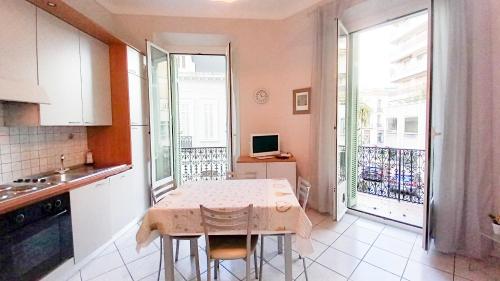 Mimosa 1, Cannes (fotografie 10)