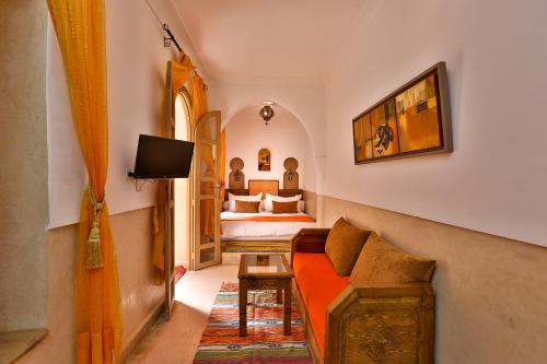 Riad Fleur dOrient Located in Medina, Riad Fleur dOrient is a perfect starting point from which to explore Marrakech. The property features a wide range of facilities to make your stay a pleasant experience. Take advan