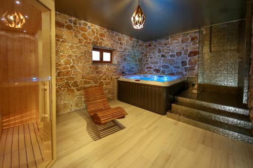 Karstais baseins, Villa Gabriel - Three Bedroom Villa with Outdoor Pool in Pokrovnik