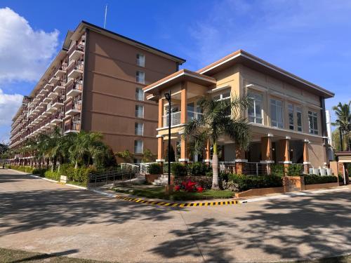 2 Bedroom and 1 Bedroom Apartments with Private Pool and Gym - 숙소 외관