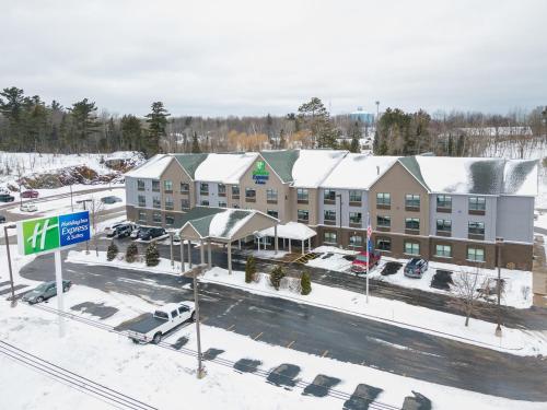 Holiday Inn Express & Suites Marquette, an IHG Hotel