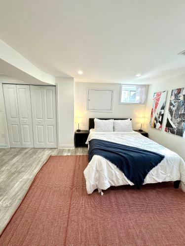 Stylish 1 Bed - 5 min walk to Metro, free parking! in Washington, USA
